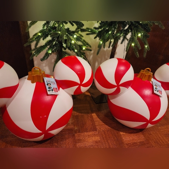 Disney Store Mickey Mouse Large Color Changing Holiday Icon Disney Parks 2024 - Picture 15 of 16